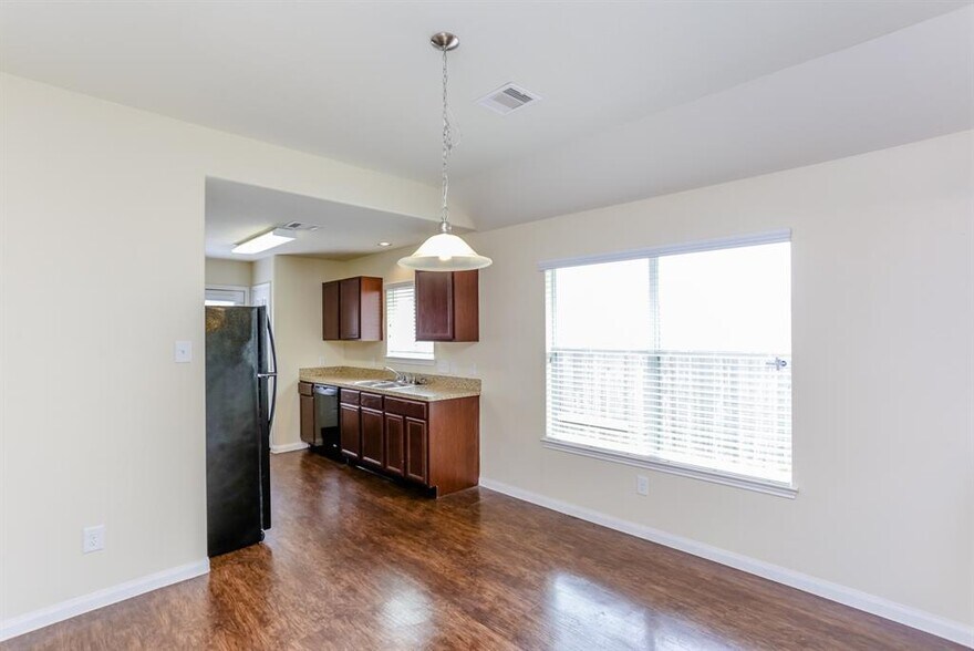 Building Photo - 21431 Wilona Way