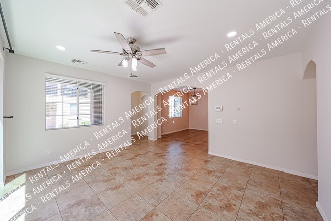 Building Photo - 886 S Brewer Dr