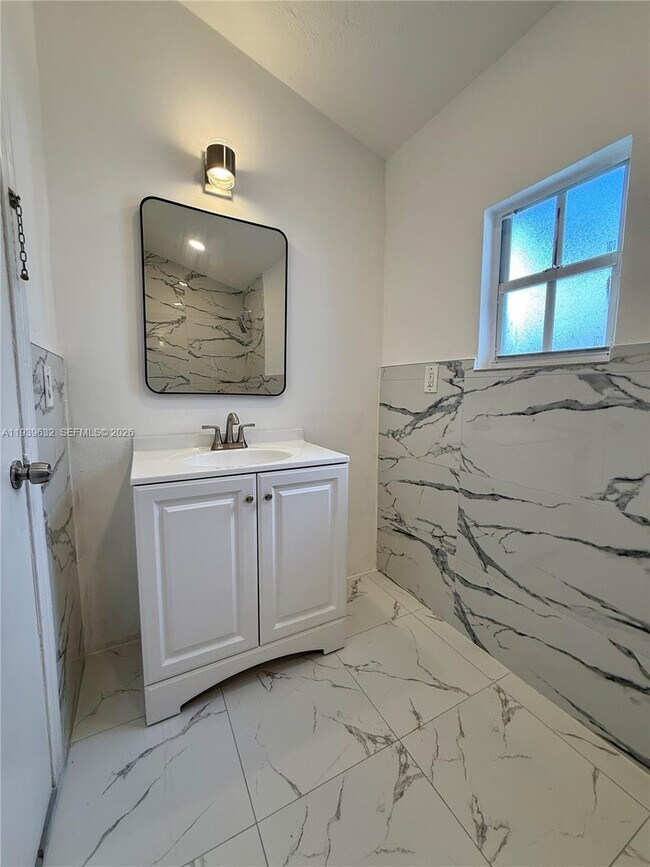 Building Photo - 1440 Pennsylvania Ave