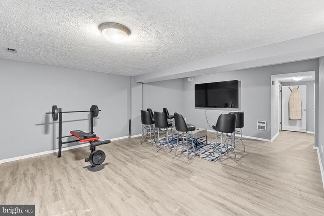 Building Photo - 1250 Birchcrest Ct