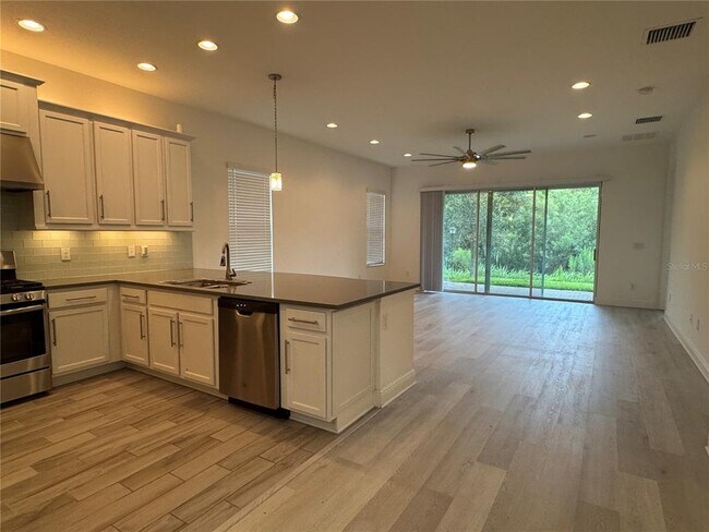 Building Photo - 30788 Lindentree Dr