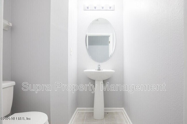 Building Photo - 6092 Bartram Village Dr