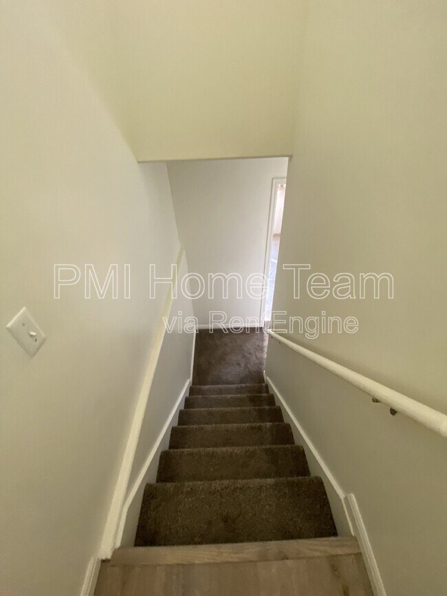 Building Photo - 1639 W 600 N