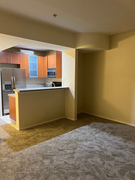 Building Photo - 620 S Gramercy Pl