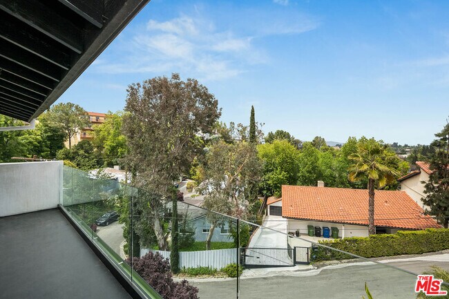 Building Photo - 4961 Marmol Dr