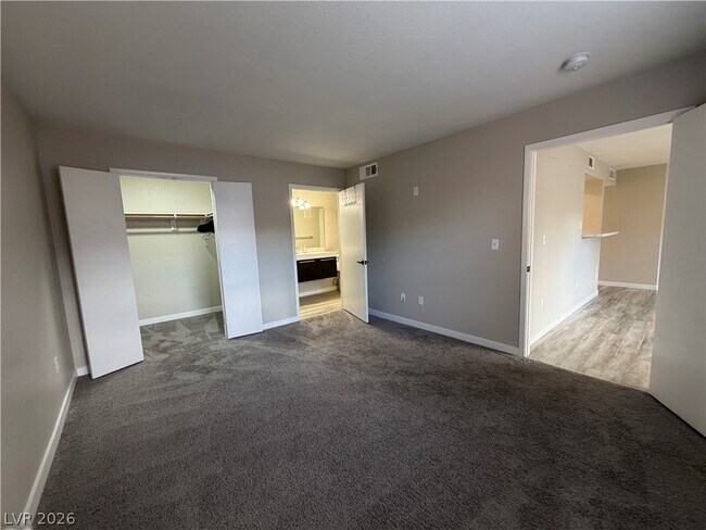 Building Photo - 1150 N Buffalo Dr