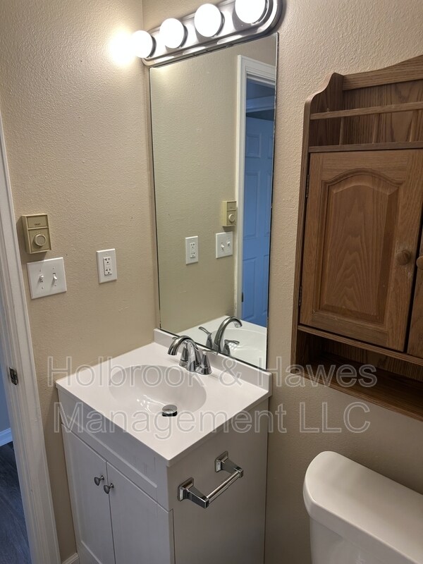 Building Photo - 4531 Boardwalk Dr