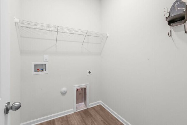 Building Photo - Luxury Living Begins at Home: Where Every Day Feels Like a Retreat; 5BR/3BA, Office