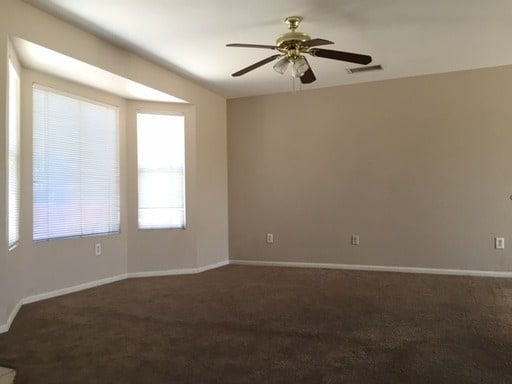 Building Photo - Remodeled 3 bed/2 bath home close to shopping