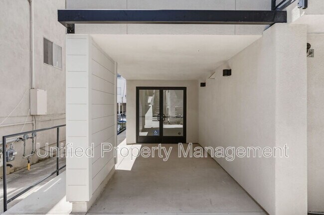Building Photo - 4364 Alabama St