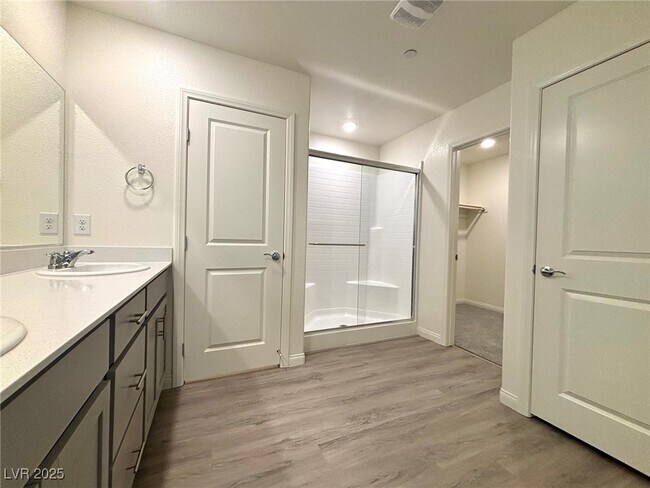 Building Photo - 10024 S Ullom Dr