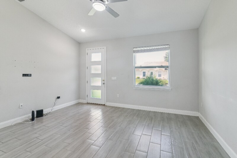 Building Photo - 969 Cambridge Ct
