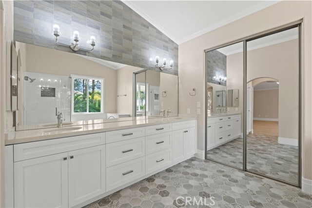 Building Photo - 928 Trovita Dr