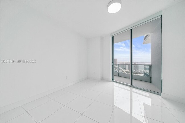 Building Photo - 900 Biscayne Blvd