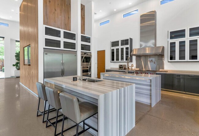 Building Photo - 4912 N 45th St