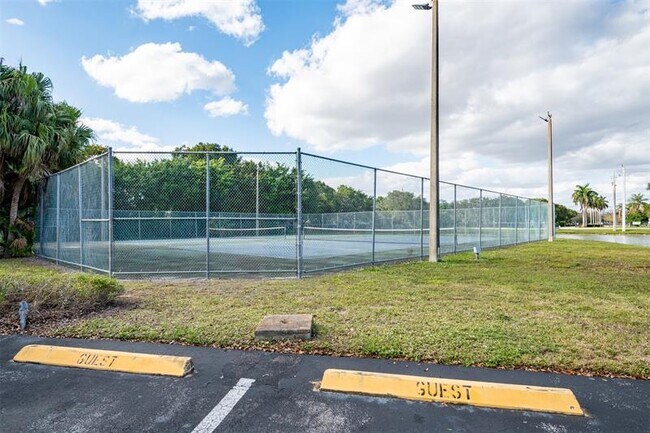 Building Photo - 731 Vista Isles Dr