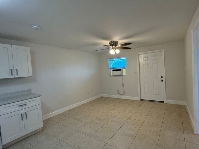 Building Photo - 4602 Gulfstream Dr