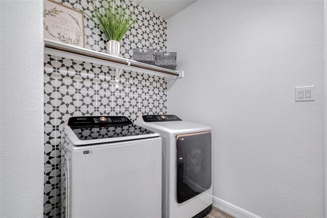 Building Photo - 409 Ocate Mesa Trail