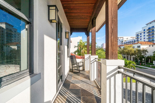 Building Photo - 351 E Boca Raton Rd