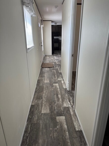 Building Photo - 10 Saratoga Dr