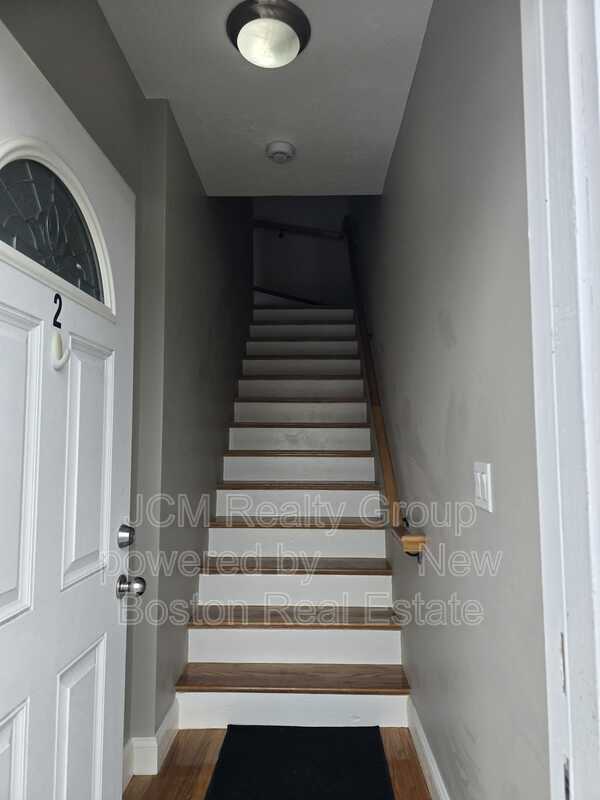 Building Photo - 283 Lincoln Ave