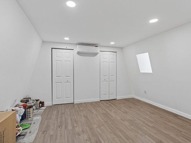 Building Photo - 133 Woodgate Ln