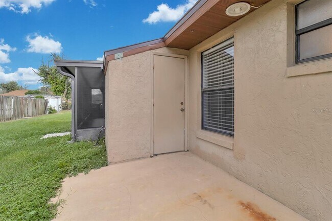 Building Photo - 907 Park Villa Cir