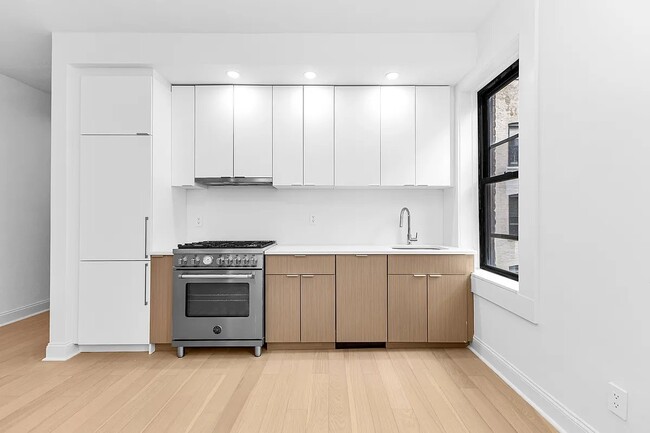 Primary Photo - 24-65 38th Street