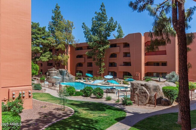 Building Photo - 4303 E Cactus Rd