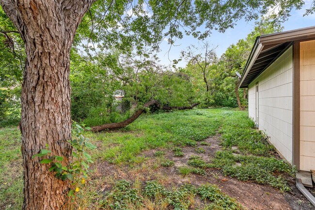 Building Photo - Beautiful 4 Bedroom, 2 Bathroom home in no...
