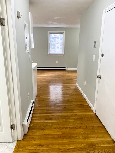 Building Photo - 75 7th St