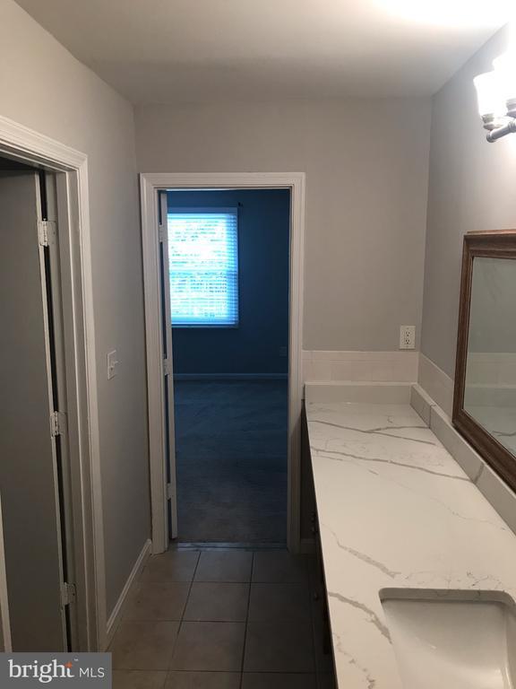 Building Photo - 5911 Prince James Dr