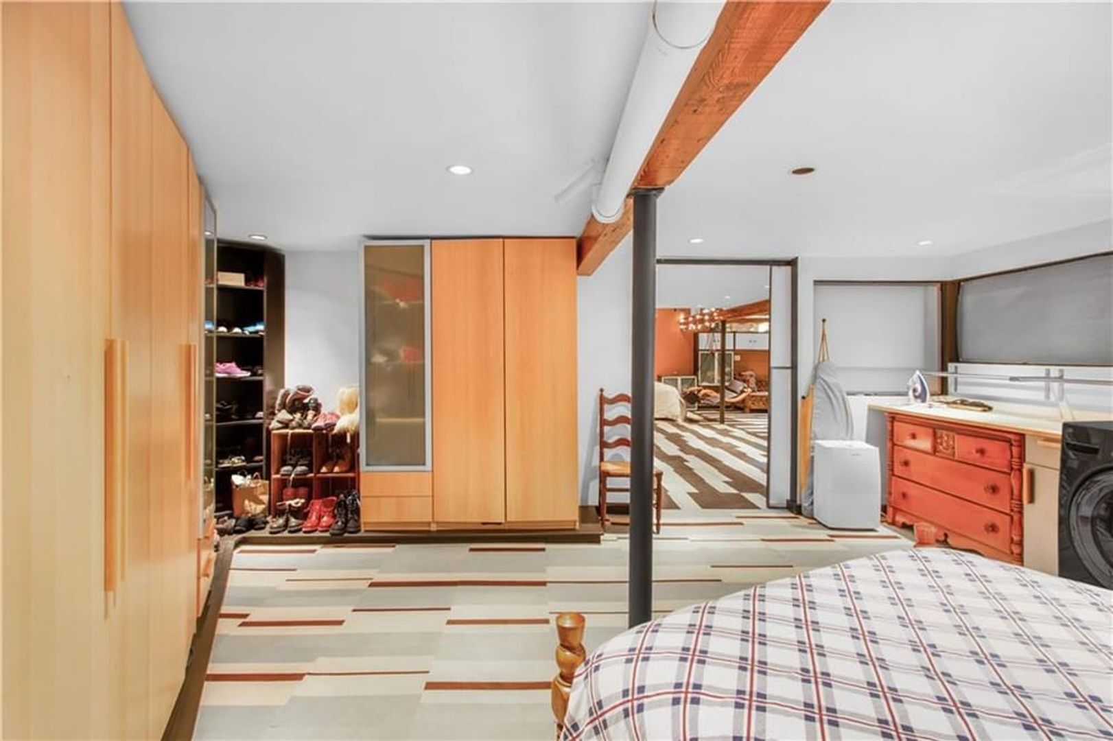 Building Photo - 847 Weeden St