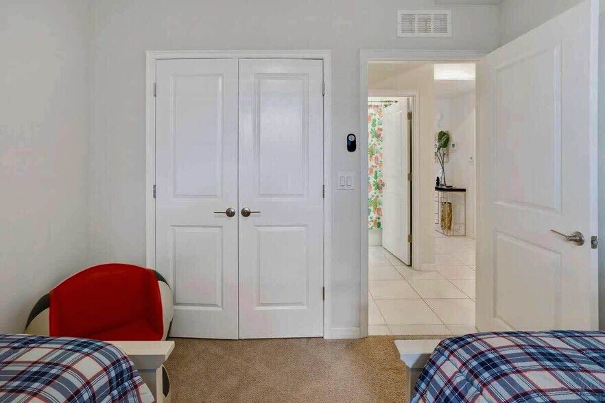 Building Photo - 4784 Clock Tower Dr