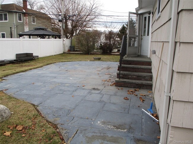 Building Photo - 99 N Strathmore St