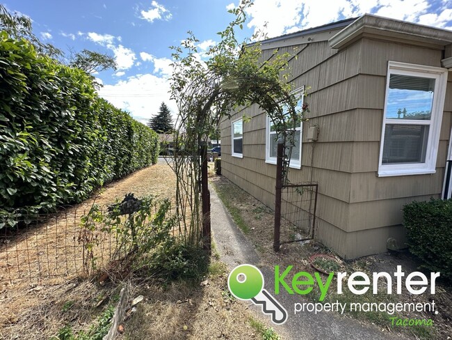 Building Photo - Cozy Tacoma 2Bed/2Bath Rambler Style House