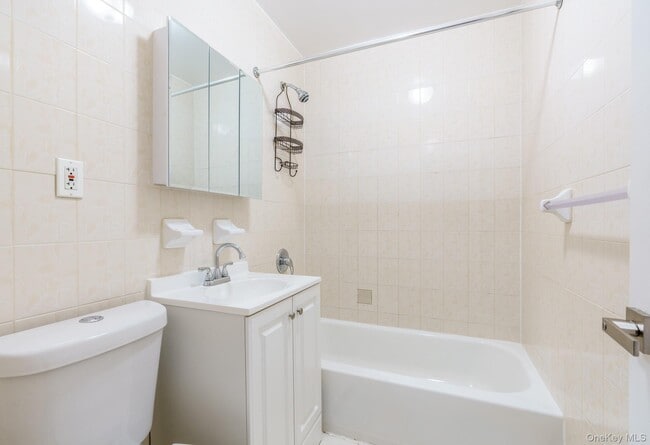 Building Photo - 1209 E 93rd St