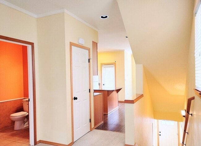 Building Photo - 210 Sage Brook Ln