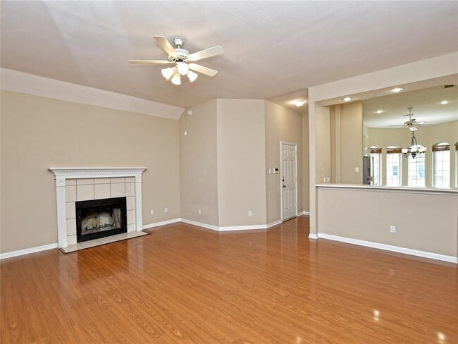 Building Photo - 13220 Villa Park Dr