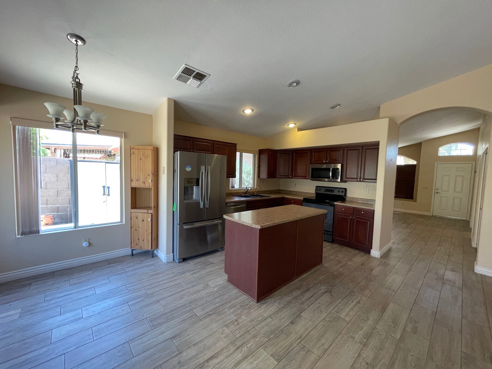 Kitchen - 1220 W Butler Dr