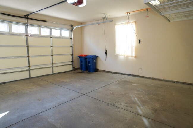 Building Photo - 1254 E Winding Creek Dr