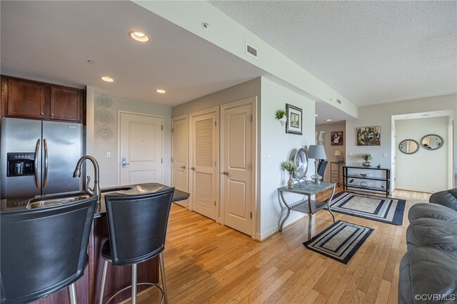 Building Photo - 1101 Haxall Point