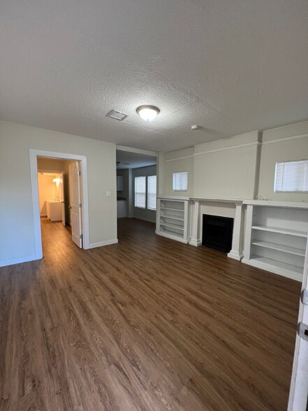 Building Photo - 3313 Hueco Ave