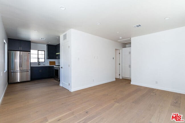 Building Photo - 3304 1/2 Casitas Ave