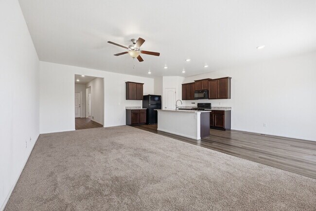 Building Photo - $2,295.95,  3 Bed, 2 Bath Home In Co Springs with Fenced in Yard!
