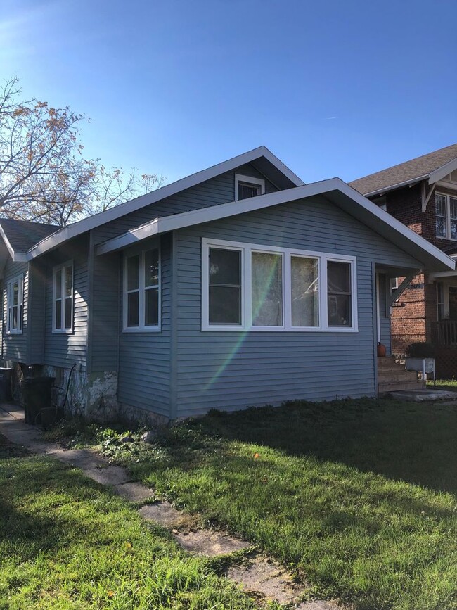 2 Bed 1 Bath House for Rent! - 2 Bed  1 Bath House for Rent!