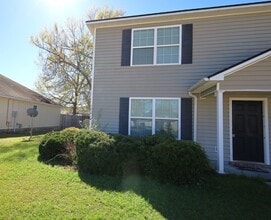 Building Photo - 1801-B Chestnut Dr.
