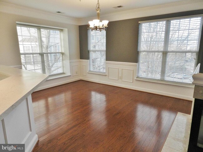 Building Photo - 12765 Fair Crest Ct