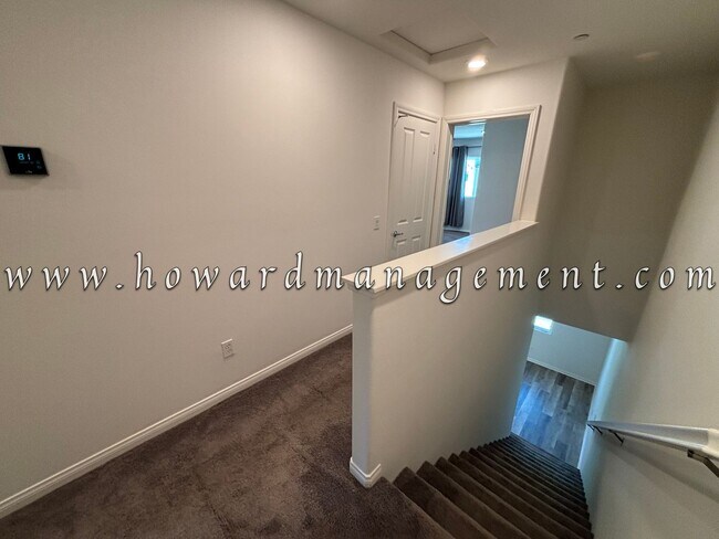 Building Photo - 3 Bed 3 Bath, Three Story Townhome with pr...