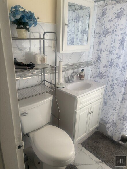 Building Photo - FRANCIS LEWIS BLVD